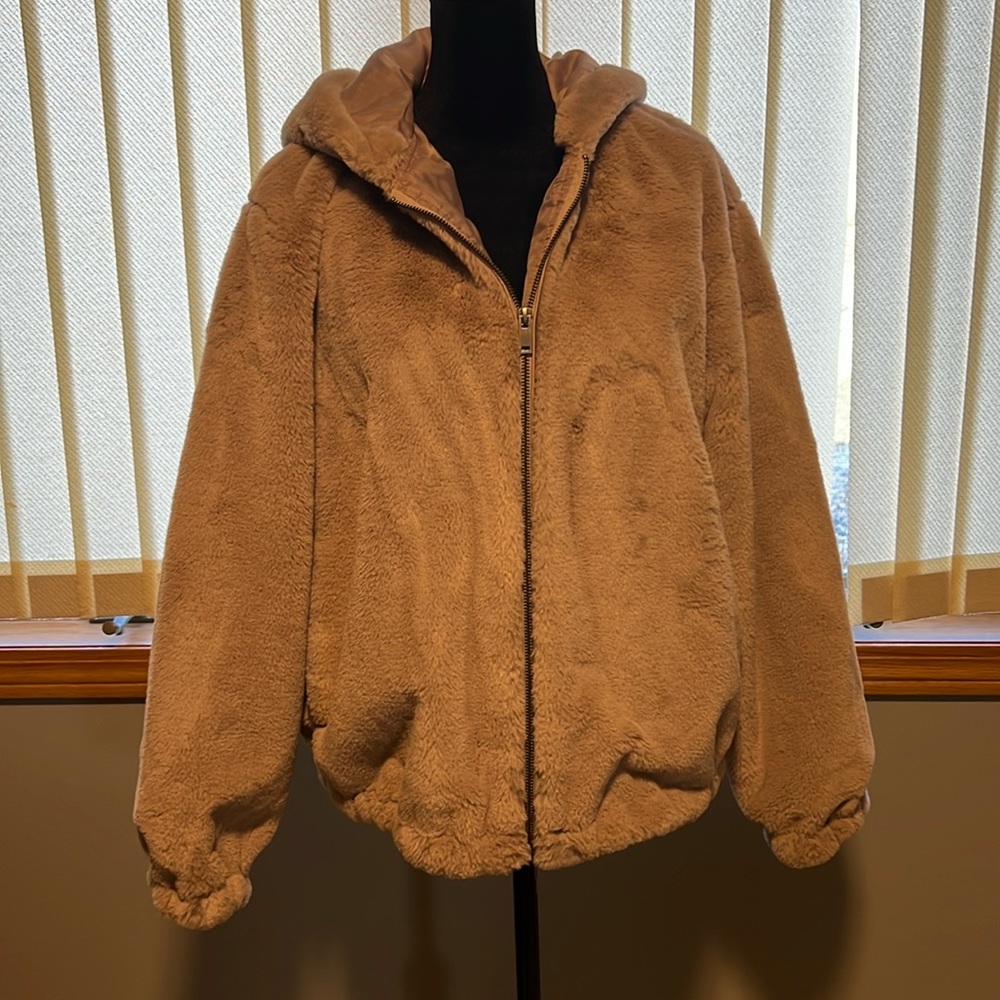 Nine West faux fur jacket - size M NWT